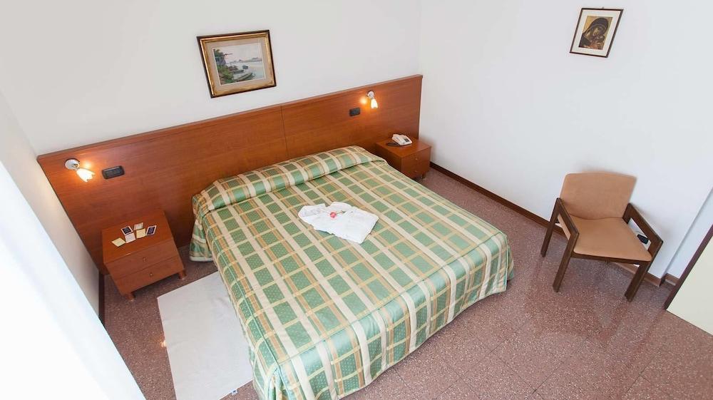 Hotel Rossini Tabiano Terme Extérieur photo