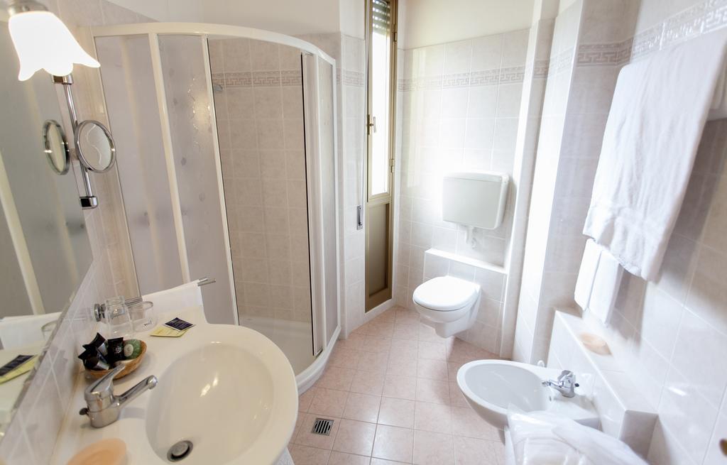 Hotel Rossini Tabiano Terme Extérieur photo