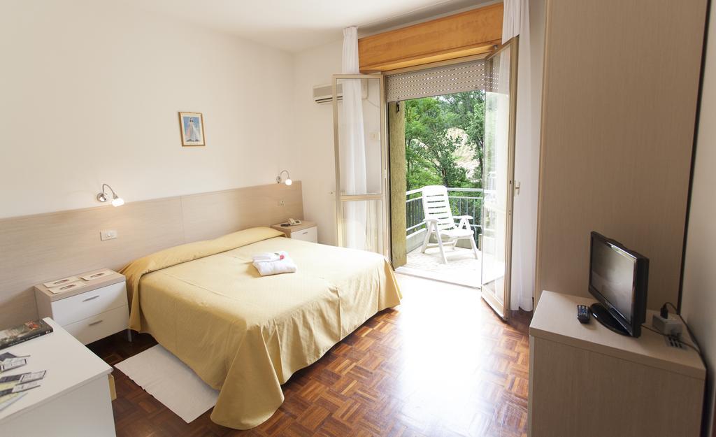 Hotel Rossini Tabiano Terme Extérieur photo