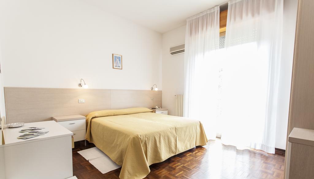 Hotel Rossini Tabiano Terme Extérieur photo