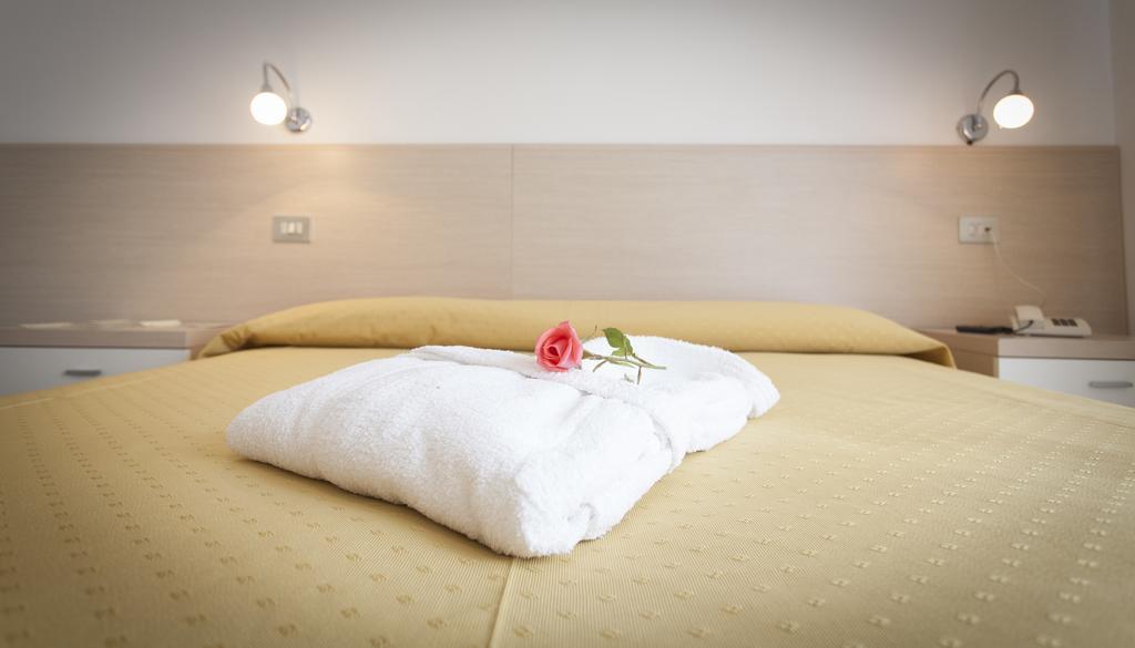 Hotel Rossini Tabiano Terme Extérieur photo