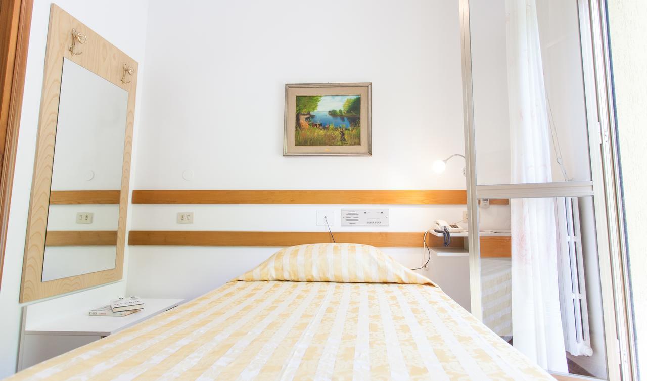Hotel Rossini Tabiano Terme Extérieur photo