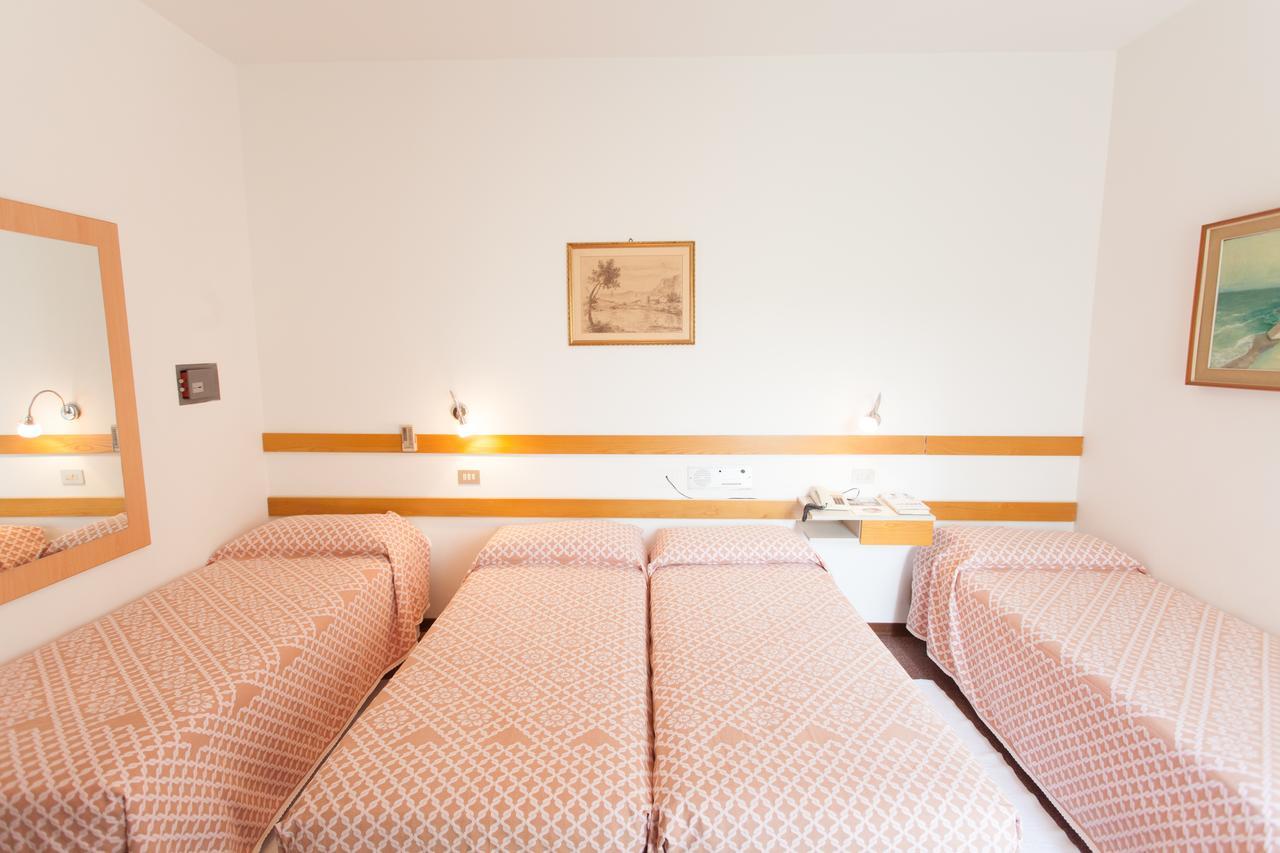 Hotel Rossini Tabiano Terme Extérieur photo