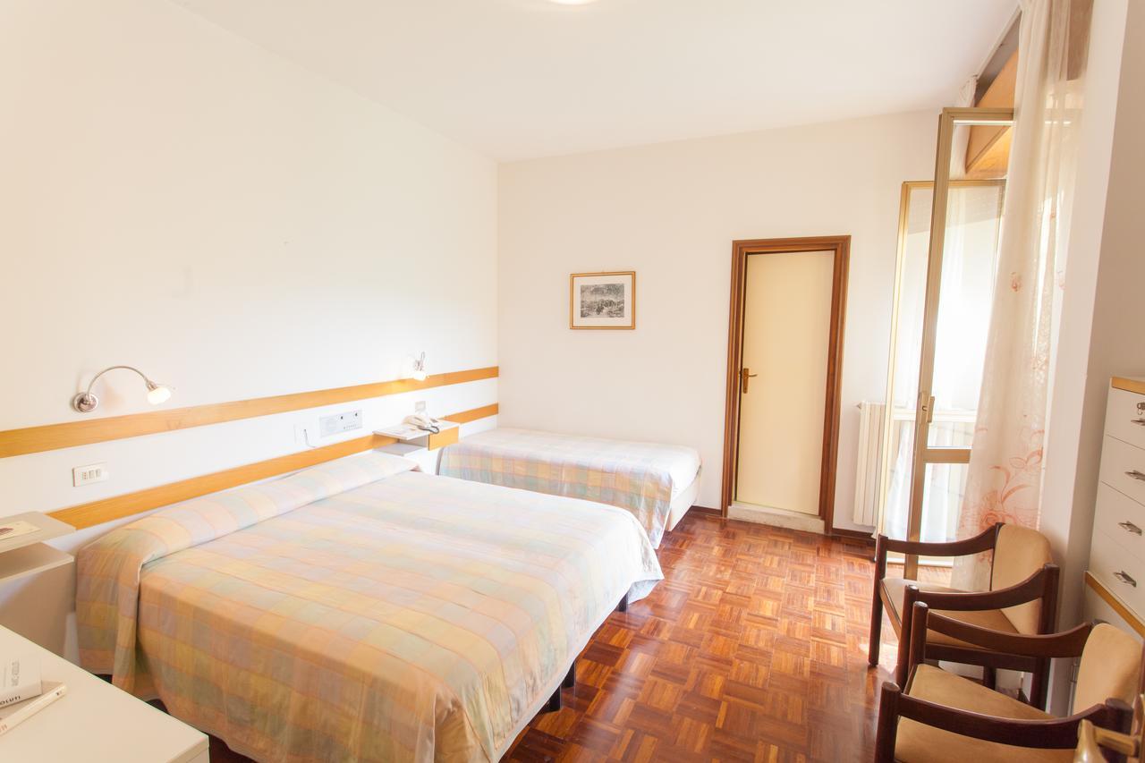 Hotel Rossini Tabiano Terme Extérieur photo