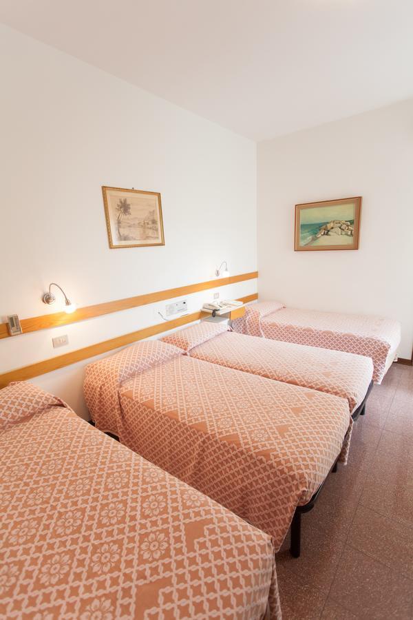 Hotel Rossini Tabiano Terme Extérieur photo