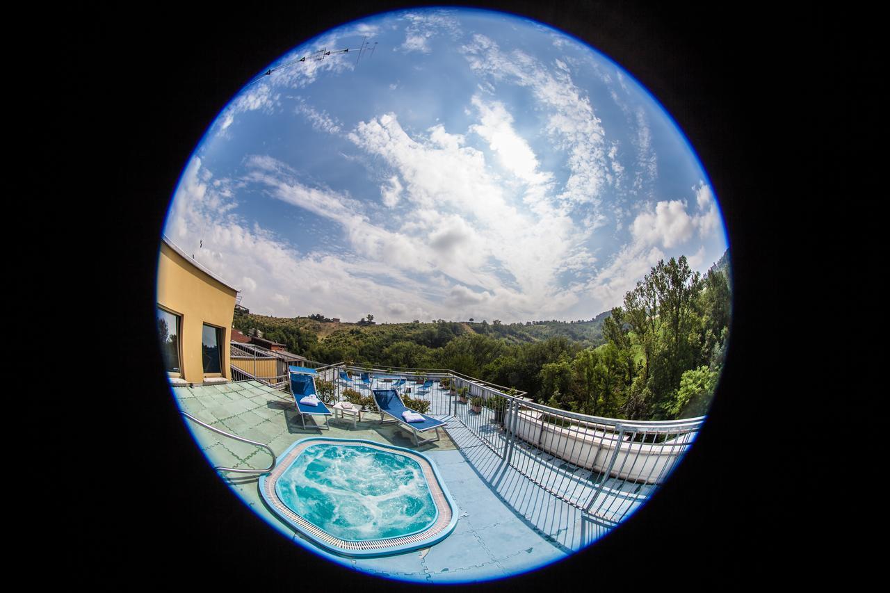 Hotel Rossini Tabiano Terme Extérieur photo